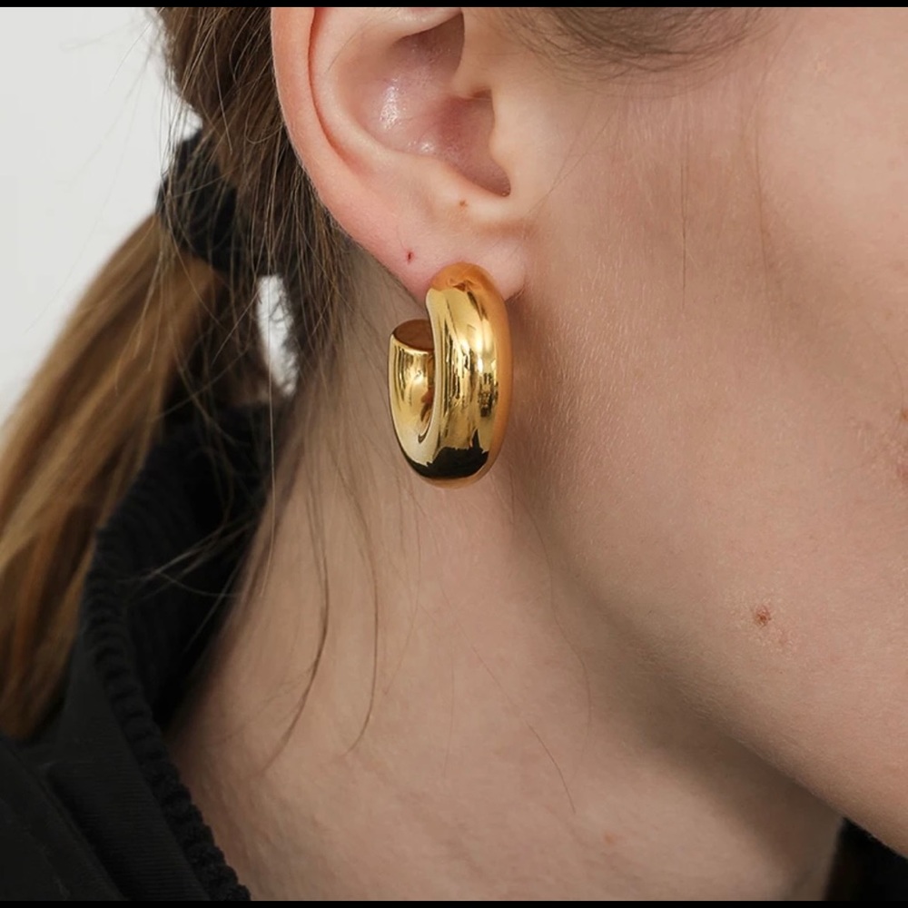 18k Gold Plated Chunky Hoop Earrings - Picture 3 of 3